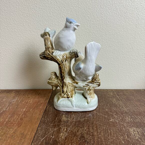 Vintage 7" Artmark Taiwan Porcelain‎ Glazed Pair Blue Jays Perched Figurine - Picture 3 of 6
